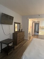 409 1bd 1 Bedroom Condo by RedAwning