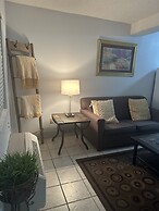 409 1bd 1 Bedroom Condo by RedAwning