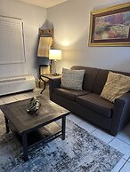 409 1bd 1 Bedroom Condo by RedAwning