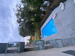 409 1bd 1 Bedroom Condo by RedAwning