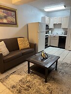 409 1bd 1 Bedroom Condo by RedAwning