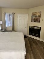 Riverside 209 1BR Condo with Jacuzzi by RedAwning