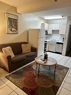 Riverside 209 1BR Condo with Jacuzzi by RedAwning