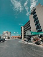 Riverside 209 1BR Condo with Jacuzzi by RedAwning