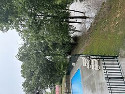 Riverside 209 1BR Condo with Jacuzzi by RedAwning