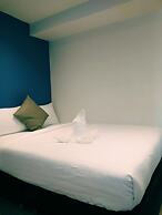 Sleep With Me Bangkok - BTS Phra Khanong