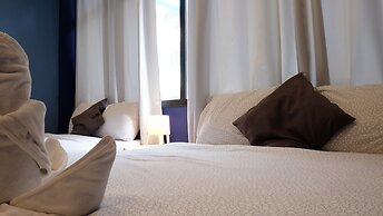 Sleep With Me Bangkok - BTS Phra Khanong