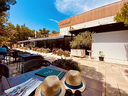 Zlatni rat Beach Resort