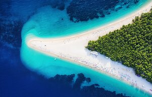 Zlatni rat Beach Resort