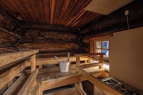 Kuukkeli Hirvas Suite