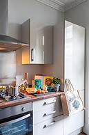 Dream Stays Bath - Trim Street Townhouse with Hot tub