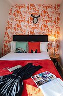 Dream Stays Bath - Trim Street Townhouse with Hot tub