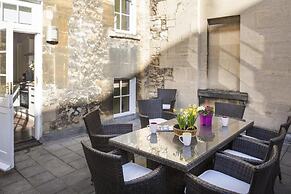 Dream Stays Bath - Trim Street Townhouse with Hot tub