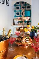 Dream Stays Bath - Trim Street Townhouse with Hot tub