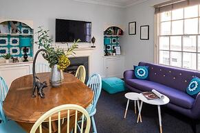 Dream Stays Bath - Trim Street Townhouse with Hot tub