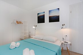 Apartments and Rooms Stone House