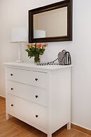 Apartments and Rooms Stone House