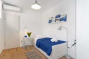 Apartments and Rooms Stone House