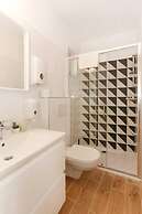 Apartments and Rooms Stone House