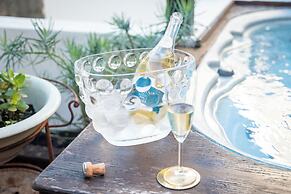 Luxury Guest House Opus One