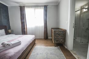 Royal Comfort Suites