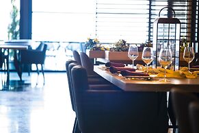 Royal Comfort Suites