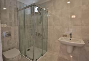 Royal Comfort Suites