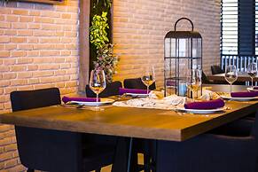 Royal Comfort Suites