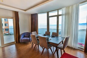 Royal Comfort Suites