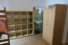 SnowBunnys BackPackers Hostel