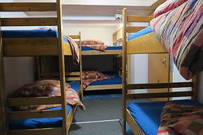 SnowBunnys BackPackers Hostel