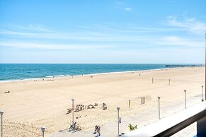 Polynesian 502 1 Bedroom Condo by RedAwning