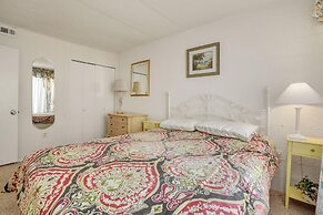 Polynesian 502 1 Bedroom Condo by RedAwning