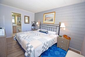 Harbour Island 303L 2 Bedroom Condo by RedAwning