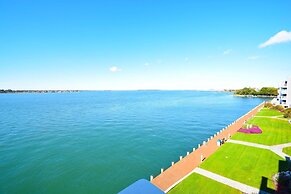 Harbour Island 303L 2 Bedroom Condo by RedAwning