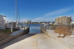 Sandpiper Cove 8229 Studio Bedroom Condo by RedAwning