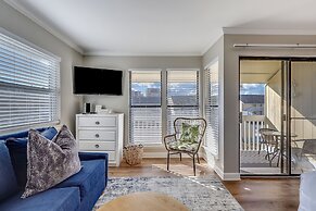 Sandpiper Cove 8208 Studio Bedroom Condo by RedAwning