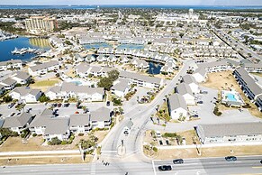 Sandpiper Cove 8208 Studio Bedroom Condo by RedAwning
