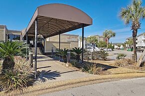 Sandpiper Cove 8208 Studio Bedroom Condo by RedAwning