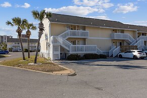 Sandpiper Cove 8208 Studio Bedroom Condo by RedAwning
