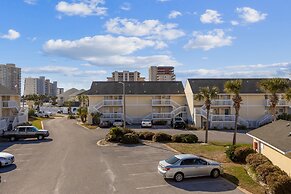 Sandpiper Cove 8208 Studio Bedroom Condo by RedAwning