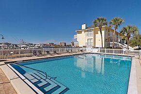 SPC 1034 is a Pet Friendly 1 BR with Free Beach Service for 2! by RedA