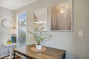 SPC 1034 is a Pet Friendly 1 BR with Free Beach Service for 2! by RedA