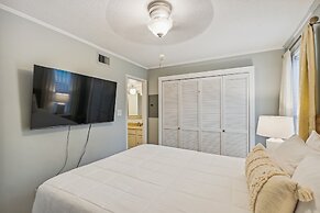 SPC 1034 is a Pet Friendly 1 BR with Free Beach Service for 2! by RedA