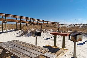 SPC 1034 is a Pet Friendly 1 BR with Free Beach Service for 2! by RedA