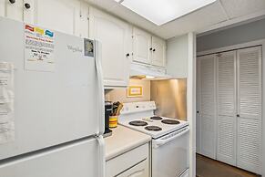 SPC 1034 is a Pet Friendly 1 BR with Free Beach Service for 2! by RedA