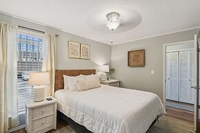 SPC 1034 is a Pet Friendly 1 BR with Free Beach Service for 2! by RedA