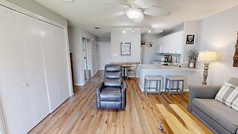 Sandpiper Cove 8236 Studio Bedroom Condo by RedAwning