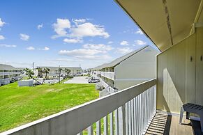 Sandpiper Cove 8236 Studio Bedroom Condo by RedAwning