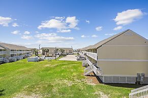 Sandpiper Cove 8236 Studio Bedroom Condo by RedAwning